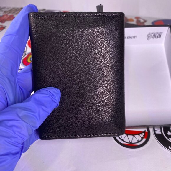 True Religion Men's Black Leather Tri-Fold Wallet NWT RFID Protection - Picture 8 of 16